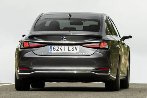 Lexus ES 300h President Line 2021 view 12