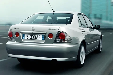 Lexus IS 200 Executive 1999 view 5