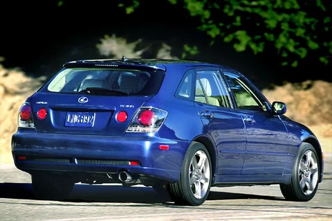 Lexus IS 200 SportCross 2002 view 2