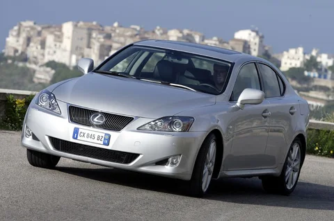Lexus IS 220d Sport 2005 view 3