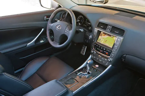 Lexus IS 250C Executive 2009 view 4