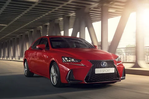 Lexus IS 300h Sport Edition 2017 view 2