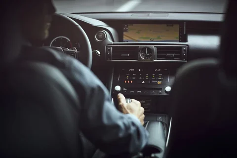 Lexus IS 300h Sport Edition 2017 view 3