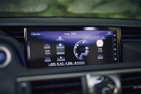 Lexus IS 300h Sport Edition 2017 view 5