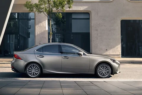Lexus IS 300h Sport Edition 2017 view 8
