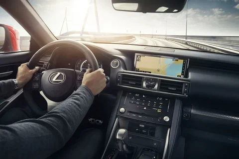 Lexus IS 300h Sport Edition 2017 view 12
