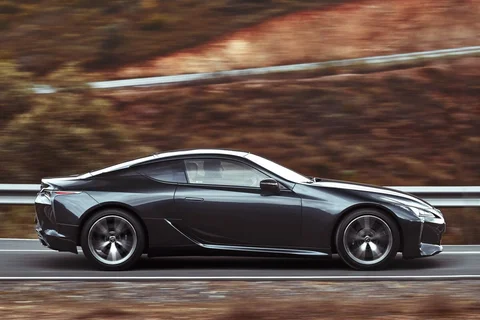Lexus LC 500h Obsidian Edition 2022 view 9