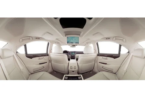 Lexus LS 600h President 2007 view 2