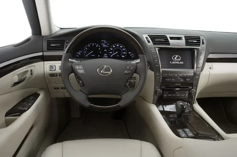 Lexus LS 600h President 2007 view 3