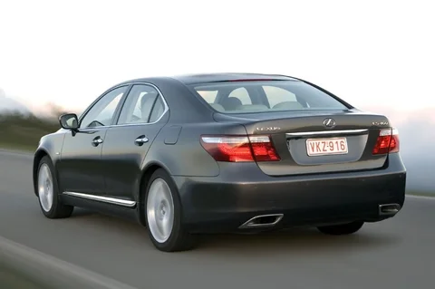 Lexus LS 600h President 2007 view 12