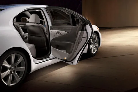Lexus LS 600h Executive L 2010 view 7
