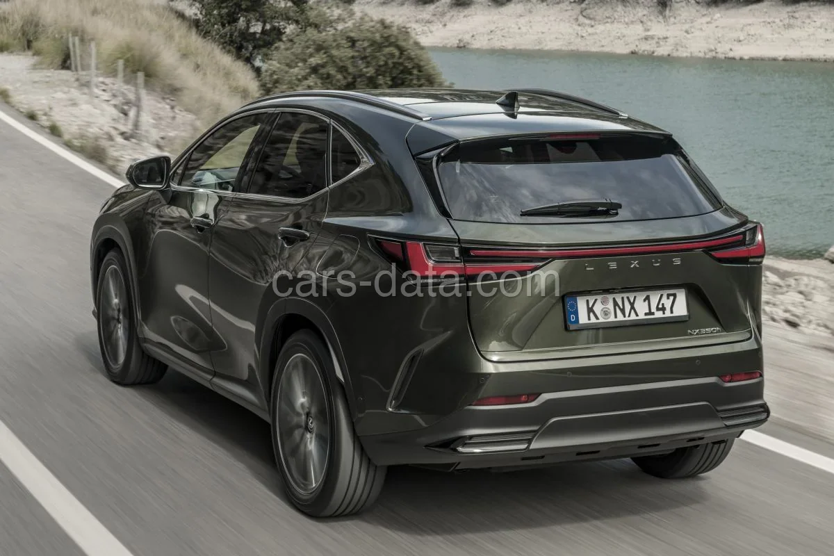 Lexus NX 450h+ 4WD Launch Edition 2021 front view