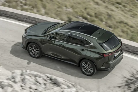 Lexus NX 450h+ 4WD Launch Edition 2021 view 3