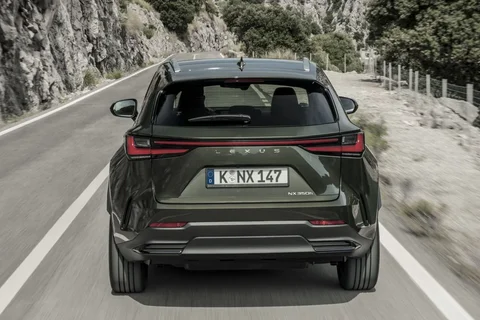 Lexus NX 450h+ 4WD Launch Edition 2021 view 4