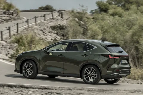 Lexus NX 450h+ 4WD Launch Edition 2021 view 5