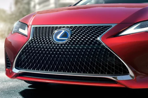 Lexus RC 300h Luxury Line 2018 view 6