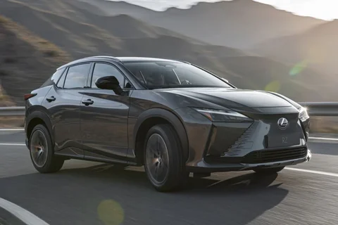 Lexus RZ 450e Executive Line 2023 view 5