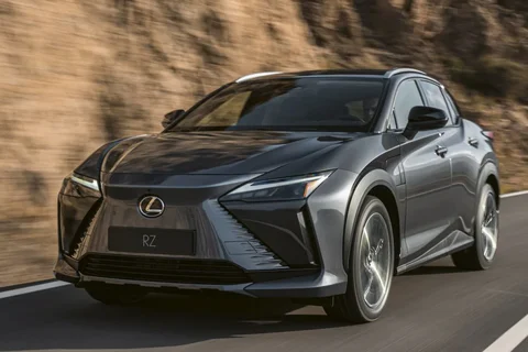 Lexus RZ 450e Executive Line 2023 view 9