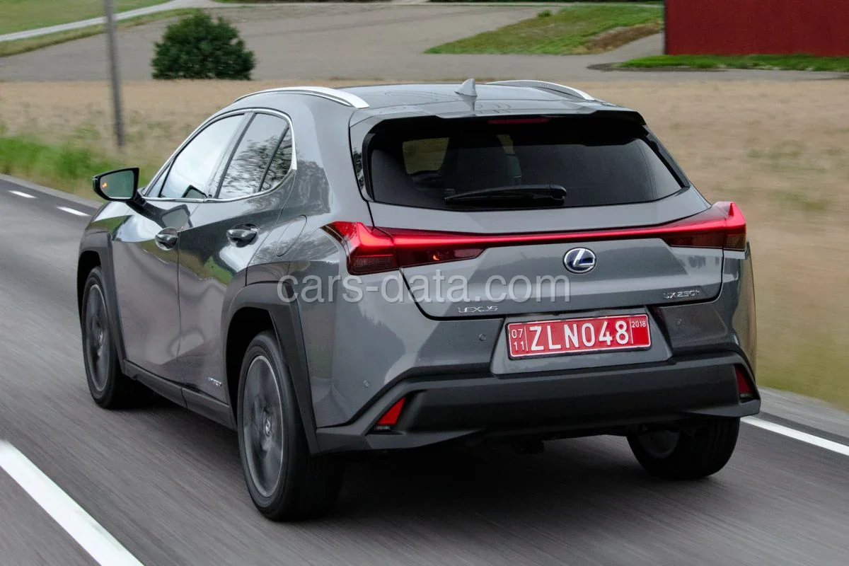 Lexus UX 300h Ultimate Edition 2026 front view