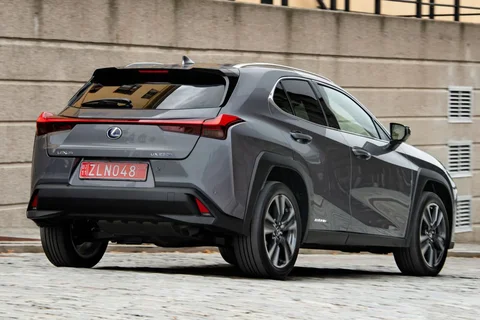 Lexus UX 300h Ultimate Edition 2026 view 8