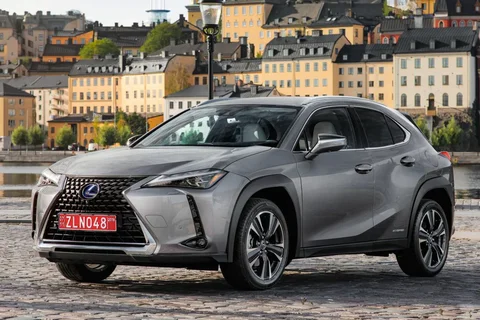 Lexus UX 300h Ultimate Edition 2026 view 11