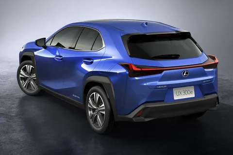 Lexus UX 300e Electric Executive 2020 view 4