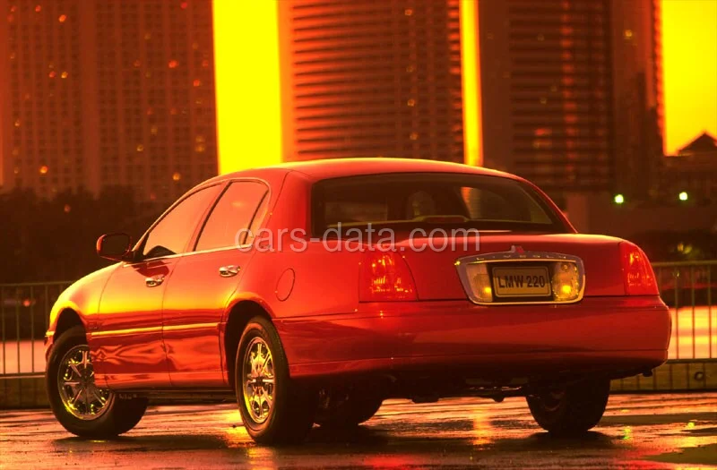 Lincoln Town Car Town Car 1998 front view