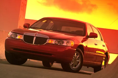 Lincoln Town Car Town Car 1998 view 3