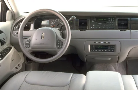 Lincoln Town Car Town Car 1998 view 2