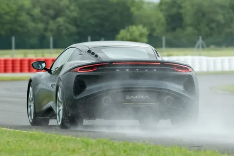 Lotus Emira i4 2024 view 9