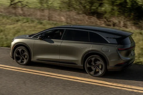 Lucid Gravity Grand Touring 2025 view 1