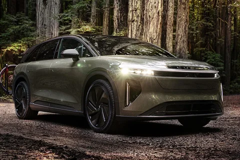 Lucid Gravity Grand Touring 2025 view 8