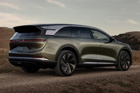 Lucid Gravity Grand Touring 2025 view 9