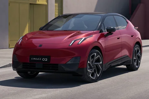Lynk & Co 02 Core 2024 view 4