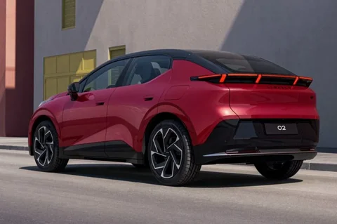 Lynk & Co 02 Core 2024 view 10