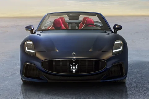 Maserati GranCabrio Modena 2025 view 2