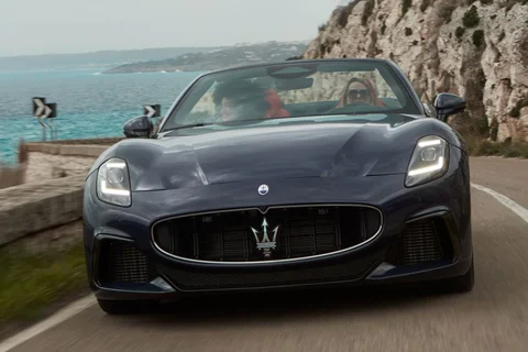 Maserati GranCabrio Modena 2025 view 5