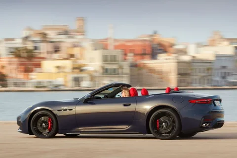 Maserati GranCabrio Modena 2025 view 12