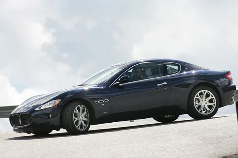 Maserati GranTurismo MC Stradale 2011 view 8
