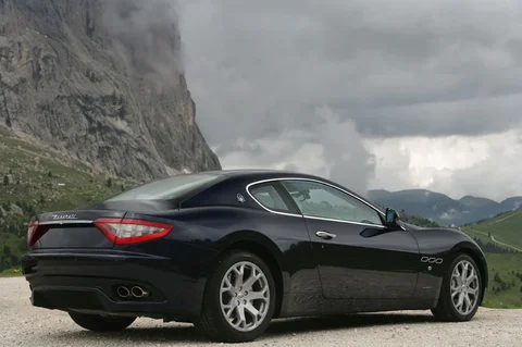 Maserati GranTurismo MC Stradale 2011 view 12
