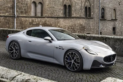 Maserati GranTurismo Modena 2023 view 4