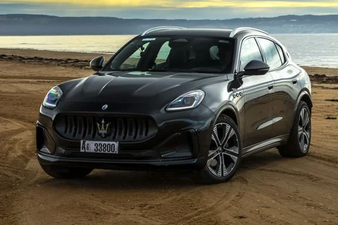 Maserati Grecale Folgore 2023 view 3