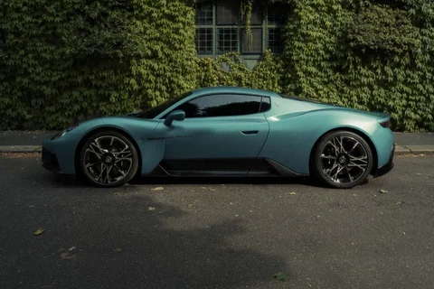 Maserati MCPura MCPura 2025 view 2