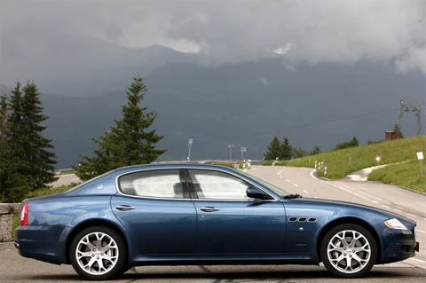 Maserati Quattroporte Executive GT 2009 view 3