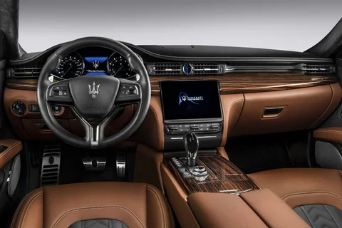 Maserati Quattroporte 3.8 V8 GTS GranLusso 2016 view 3