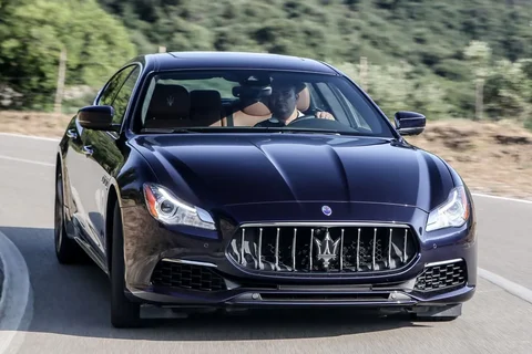 Maserati Quattroporte 3.8 V8 GTS GranLusso 2016 view 4