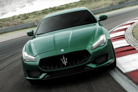 Maserati Quattroporte 3.8 V8 Trofeo 2021 view 2