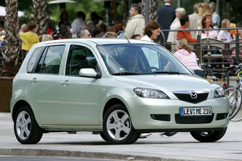 Mazda 2 1.4 Exclusive 2006 view 9