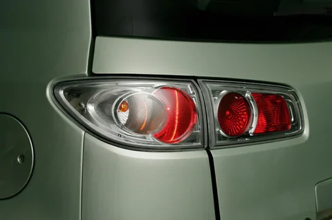 Mazda 2 1.4 Exclusive 2006 view 5