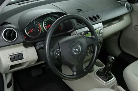 Mazda 2 1.4 Exclusive 2006 view 6